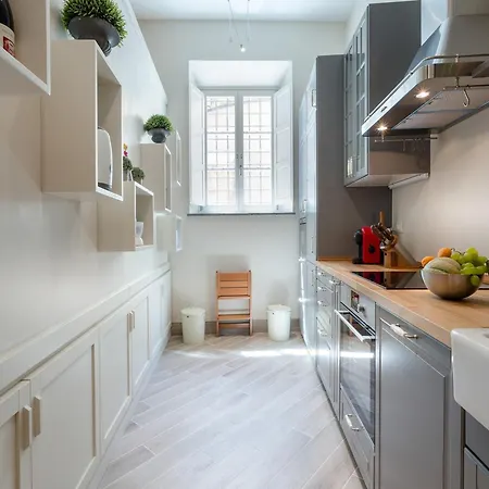 Historical Gem In The Heart Of Apartman