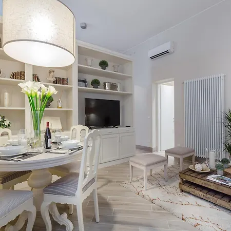 Historical Gem In The Heart Of Apartman *