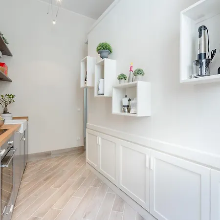 Historical Gem In The Heart Of Apartman